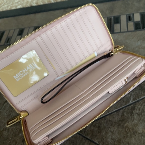 Michael Kors Jet Set Travel Large Travel CONTINENTAL Wristlet-Wallet - Picture 13 of 16